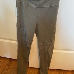 BP army green leggings